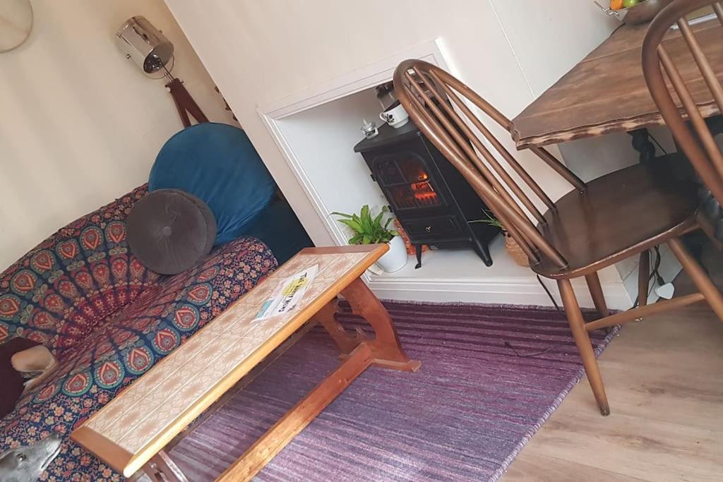 Cheerful, Full Of Character 3 Bed, Sleeps Upto 5 Βίλα Newchurch  Εξωτερικό φωτογραφία